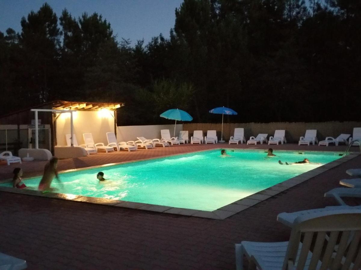 Les Palafitos Hotel Luglon Екстериор снимка