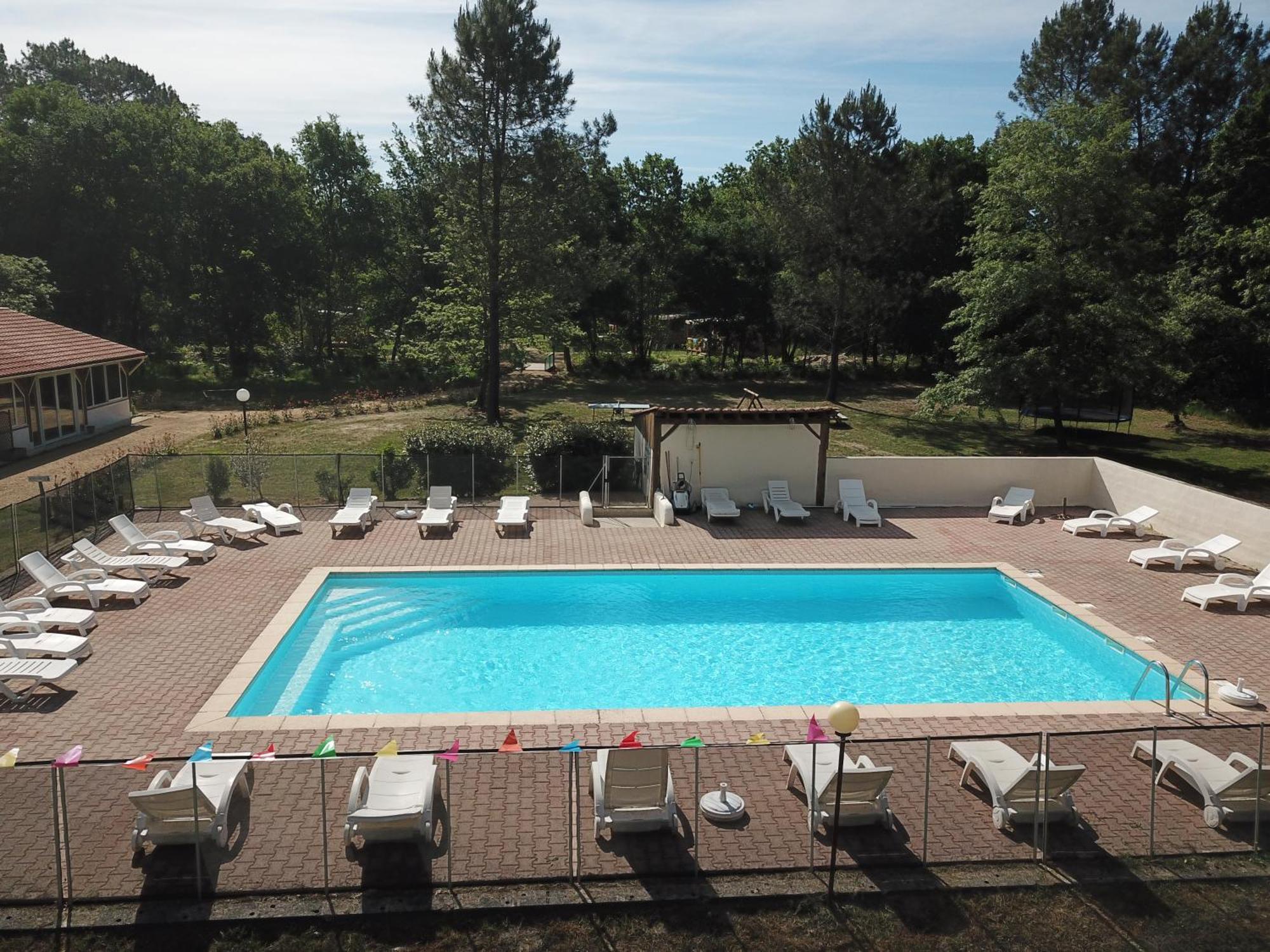 Les Palafitos Hotel Luglon Екстериор снимка